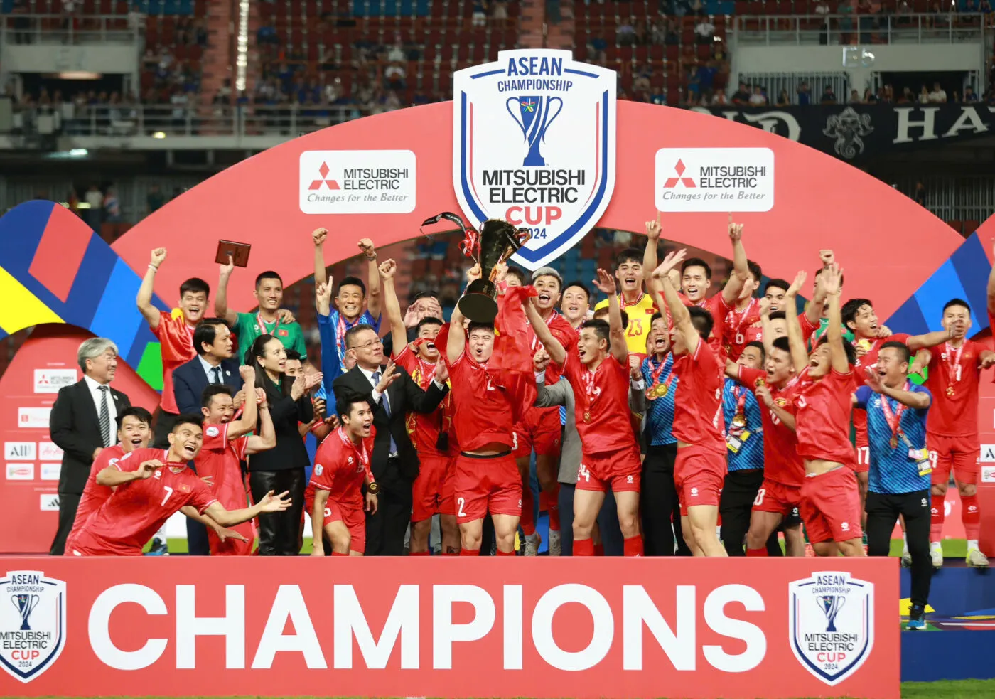 cdv-dong-nam-a-sung-so-khi-dt-viet-nam-vo-dich-1-nam-3-lan