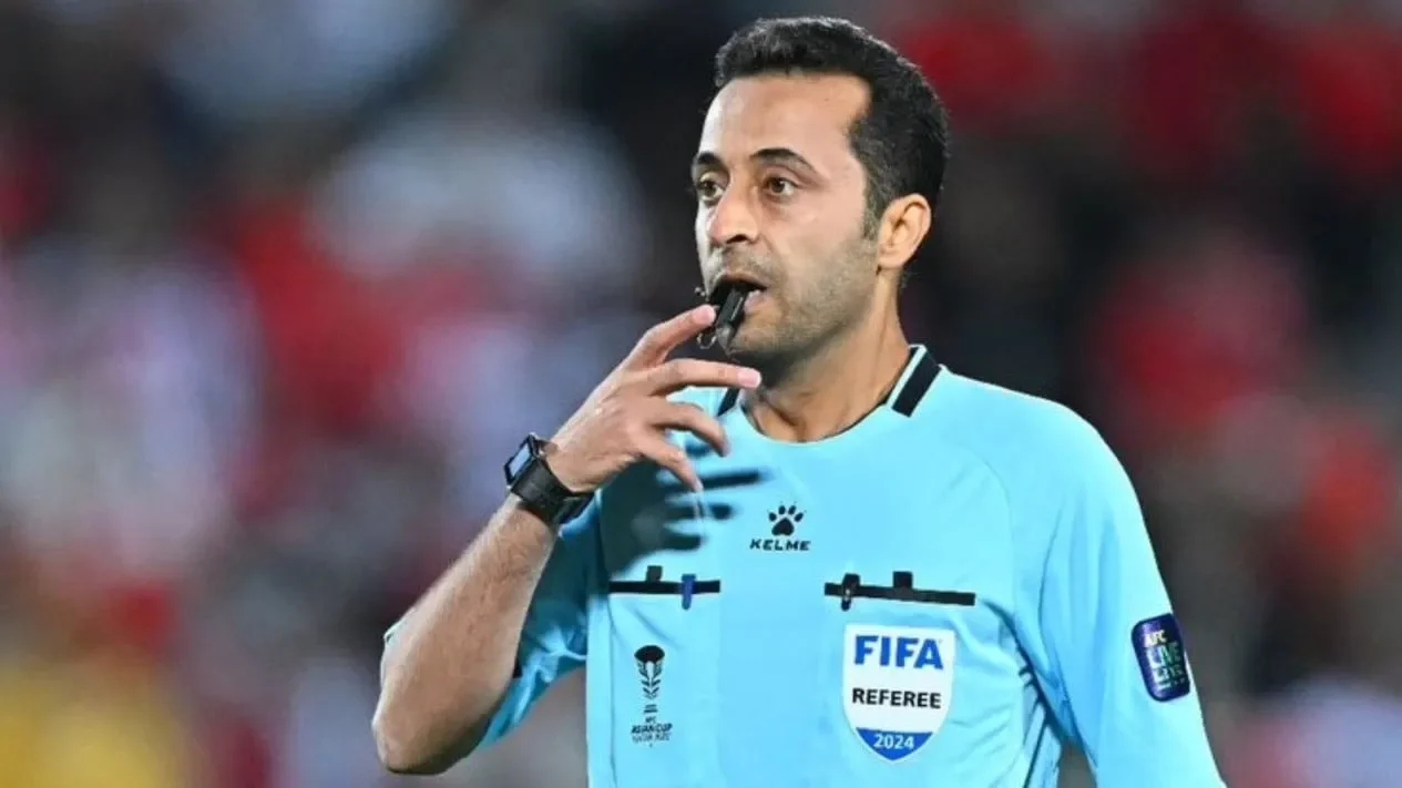 lo-danh-tinh-trong-tai-bat-tran-u22-thai-lan-vs-u22-viet-nam-tai-sea-games-33-min_11zon